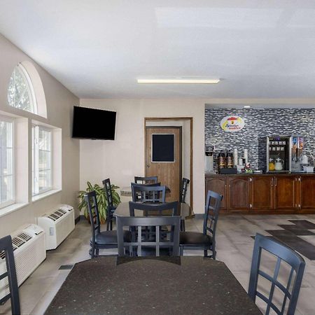 Super 8 By Wyndham De Soto Hotel Luaran gambar