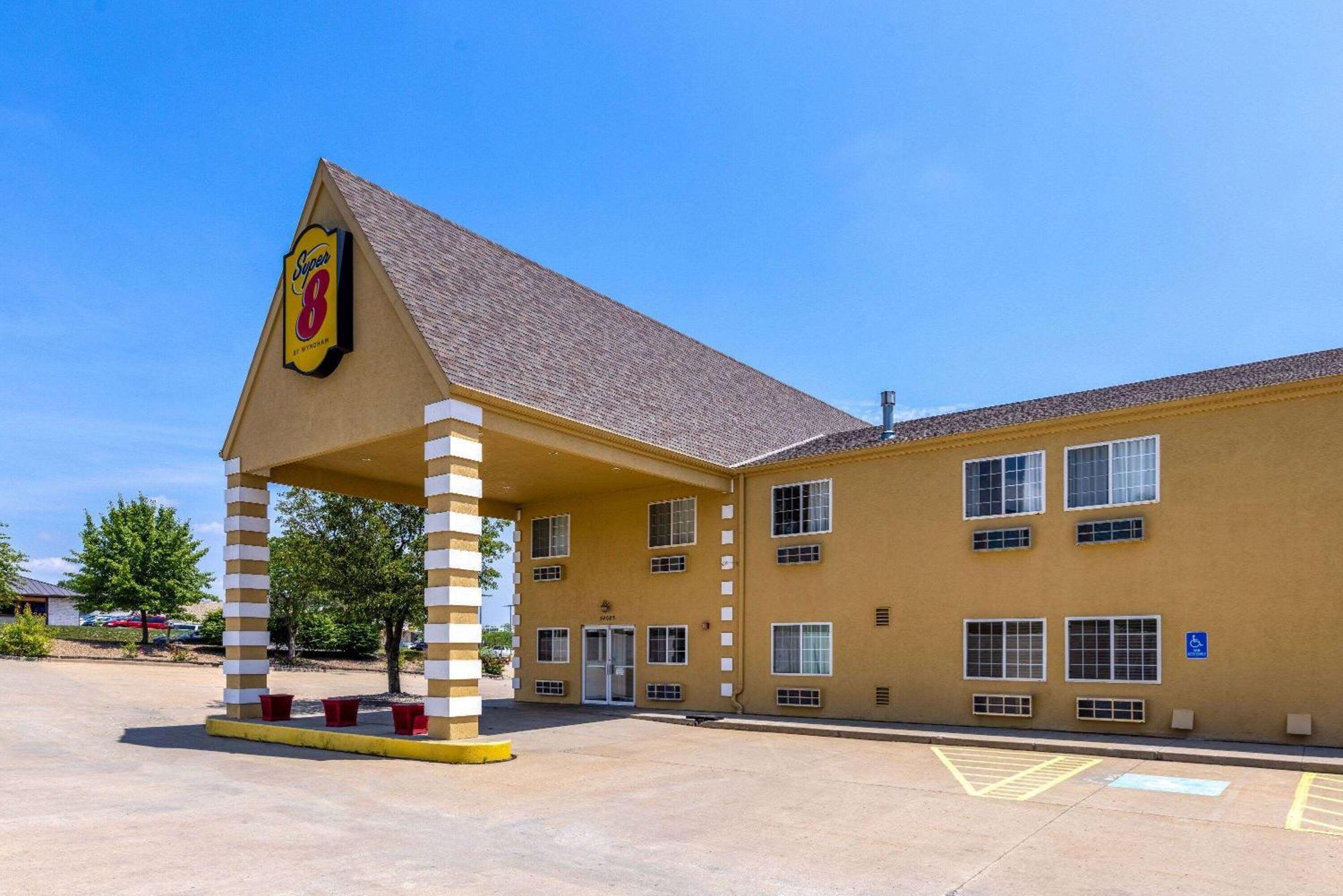 Super 8 By Wyndham De Soto Hotel Luaran gambar
