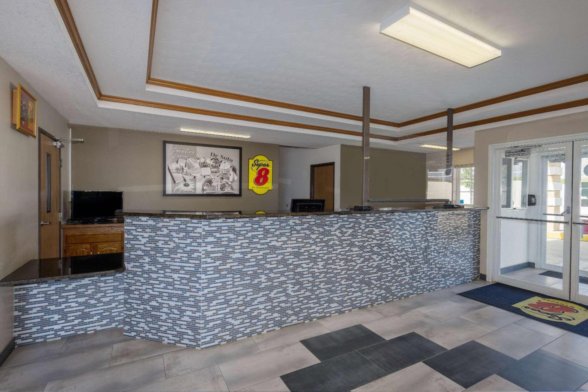 Super 8 By Wyndham De Soto Hotel Luaran gambar